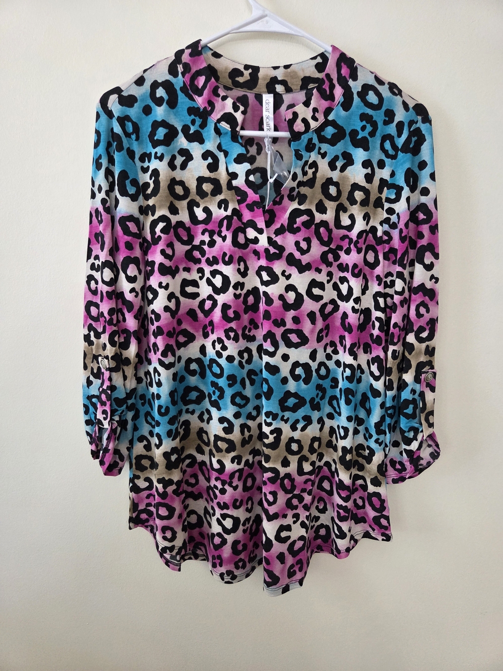 Dear Scarlett Multicolor Leopard Print 3/4 Sleeve Split Neck Blouse- Size Small